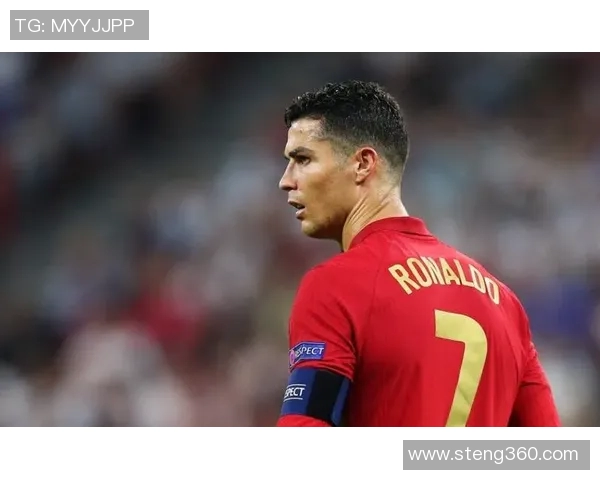 足球明星C罗近期获奖情况揭秘引发球迷热议与期待